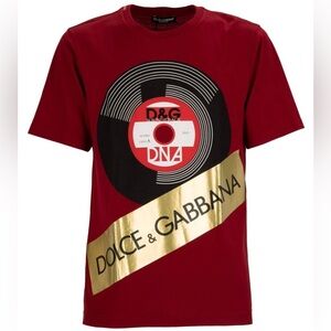 DOLCE & GABBANA  DG DJ Plate Logo Soundtrack Cotton T-Shirt Red Gold NWT